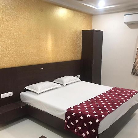 Отель Sri Krishna Residency Eluru Экстерьер фото